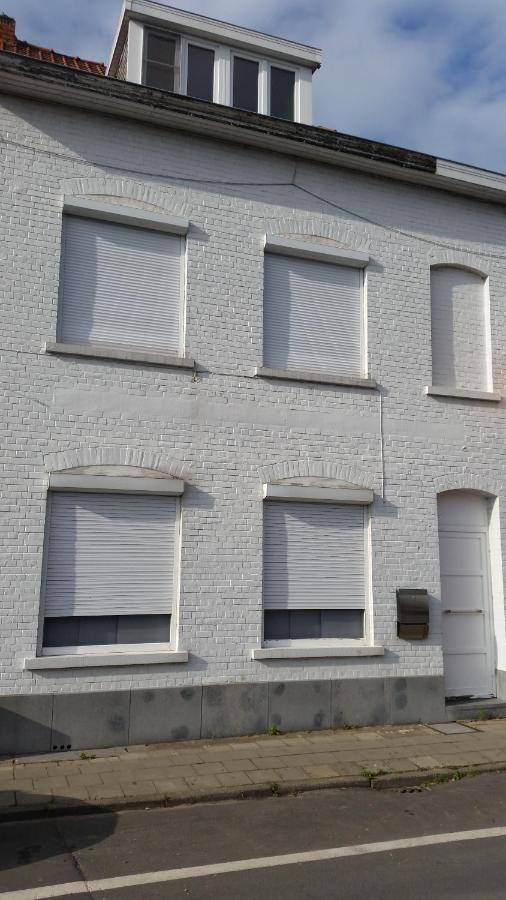 Het Kanaalhuis Kortrijk Luaran gambar